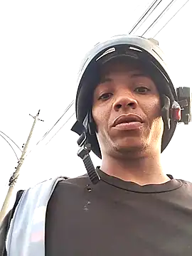 Snapshot of Andreskelly chatting on 02/14/26, 11:43 Andreskelly online show from 02/14/26, 11:43