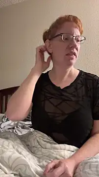 Snapshot of Lenaravenswood chatting on 12/16/25, 07:45 Lenaravenswood online show from 12/16/25, 07:45