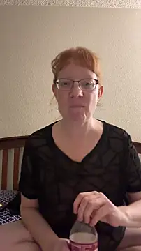 Snapshot of Lenaravenswood chatting on 12/17/25, 07:13 Lenaravenswood online show from 12/17/25, 07:13