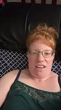 Snapshot of Lenaravenswood chatting on 12/19/25, 06:05 Lenaravenswood online show from 12/19/25, 06:05