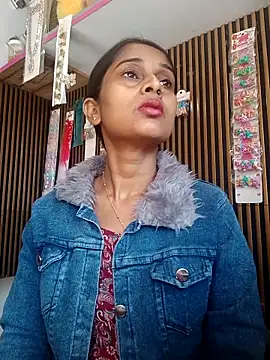 nehakapoor89 online show from 02/07/26, 09:28