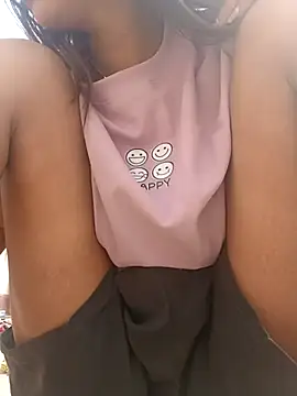 nehakapoor89 online show from 12/16/25, 07:45