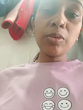 nehakapoor89 online show from 12/15/25, 08:09