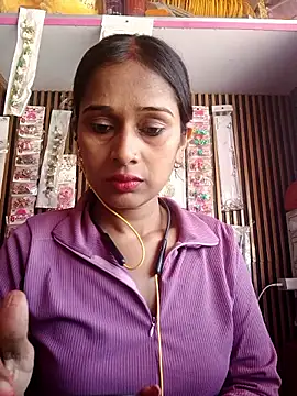 nehakapoor89 online show from 02/17/26, 07:27