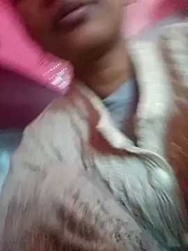 nehakapoor89 online show from 12/18/25, 09:03