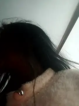 nehakapoor89 online show from 12/22/25, 05:46