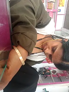 nehakapoor89 online show from 02/21/26, 06:37