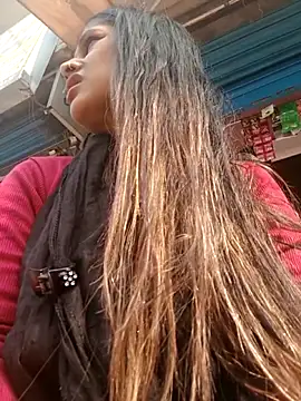 nehakapoor89 online show from 12/14/25, 07:36