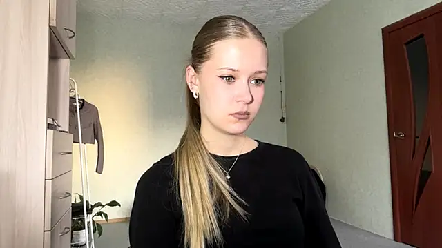 ZaidaSchwarten online show from 01/15/26, 01:25