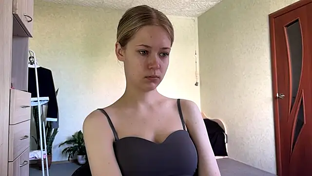 ZaidaSchwarten online show from 05/24/26, 05:18