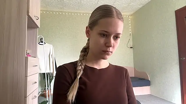 ZaidaSchwarten online show from 05/01/26, 02:11