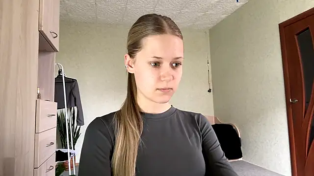 ZaidaSchwarten online show from 04/12/26, 01:14