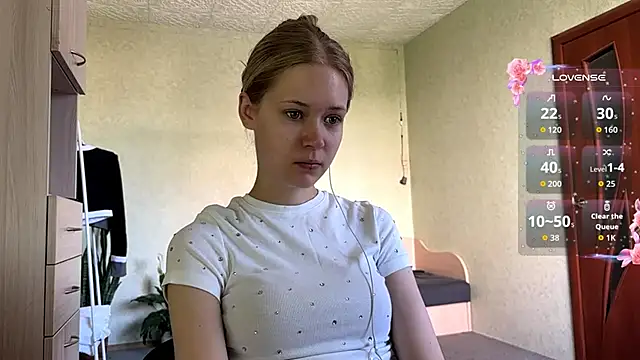 Snapshot of ZaidaSchwarten chatting on 06/30/26, 05:07 ZaidaSchwarten online show from 06/30/26, 05:07