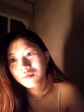 Snapshot of Lomay69 chatting on 12/21/25, 07:15 Lomay69 online show from 12/21/25, 07:15