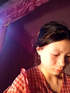 Snapshot of Lomay69 chatting on 12/20/25, 03:20 Lomay69 online show from 12/20/25, 03:20