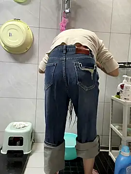 Snapshot of cmvoo chatting on 12/15/25, 11:49 cmvoo online show from 12/15/25, 11:49