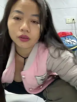 Snapshot of cmvoo chatting on 12/16/25, 01:43 cmvoo online show from 12/16/25, 01:43