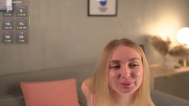 Carollllina online show from 12/18/25, 03:27