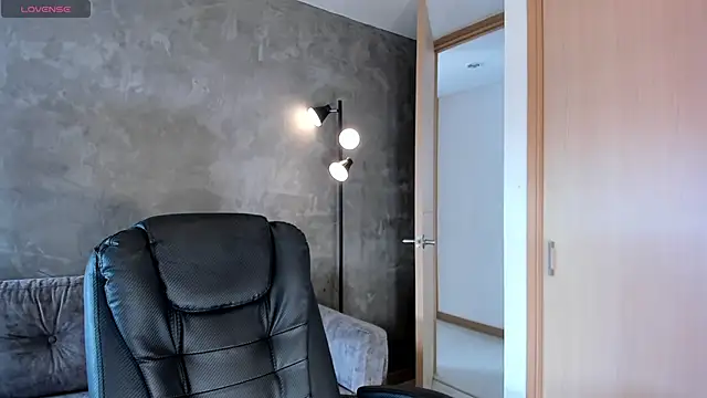 ValerieAustin online show from 04/14/26, 02:33