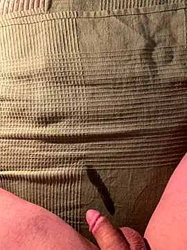 Snapshot of Krizzly666 chatting on 12/14/25, 06:57 Krizzly666 online show from 12/14/25, 06:57