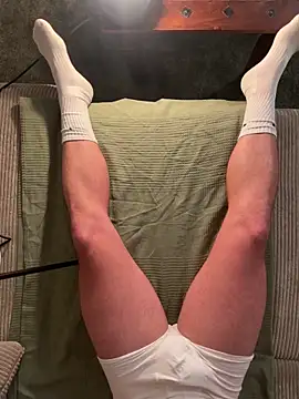 Snapshot of Krizzly666 chatting on 12/16/25, 09:08 Krizzly666 online show from 12/16/25, 09:08