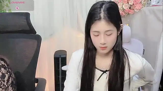 Yvonne-07 online show from 03/08/26, 12:30