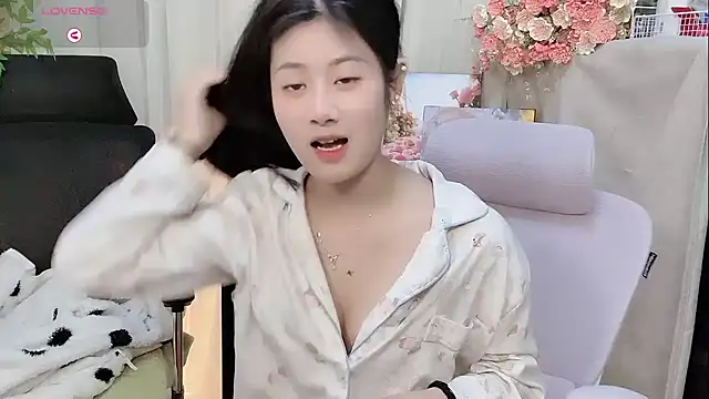 Yvonne-07 online show from 01/08/26, 12:44