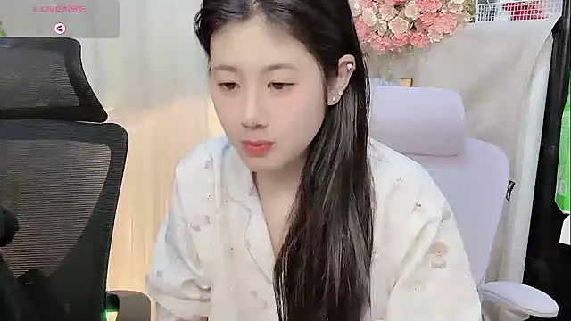 Yvonne-07 online show from 01/13/26, 09:08