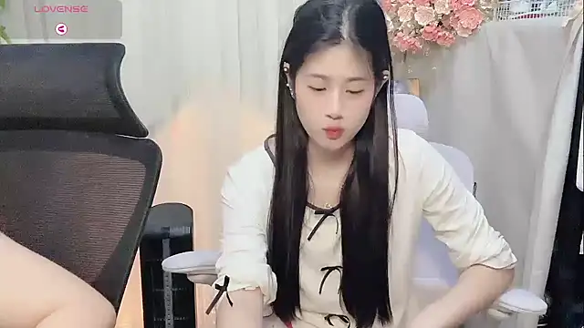 Yvonne-07 online show from 03/04/26, 12:57