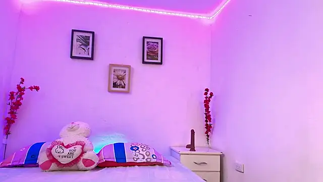 Snapshot of Aurora_Dolce chatting on 03/03/26, 02:46 Aurora Dolce online show from 03/03/26, 02:46