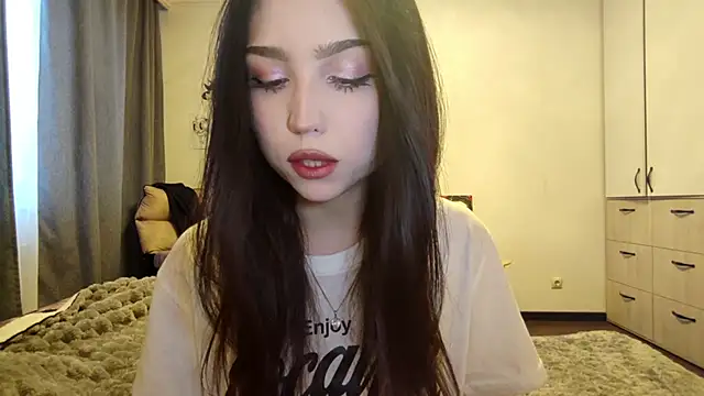 Qwami Amie online show from 02/24/26, 09:32