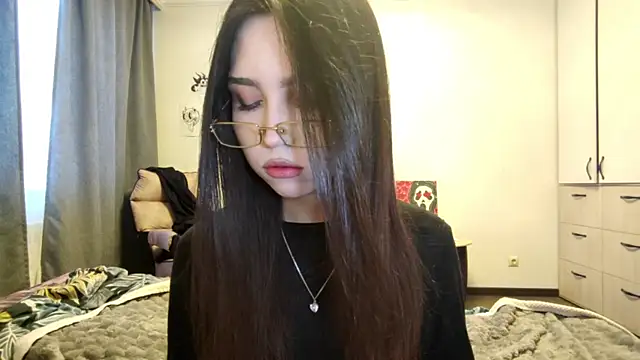 Qwami Amie online show from 02/22/26, 08:39