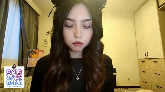 Qwami Amie online show from 12/23/25, 05:40