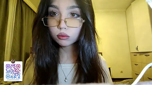 Qwami Amie online show from 01/10/26, 03:57