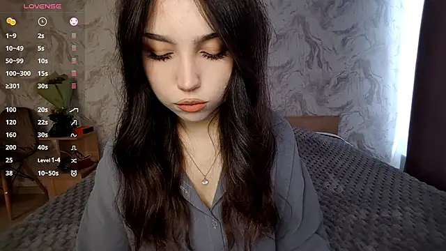 Qwami Amie online show from 04/17/26, 06:38
