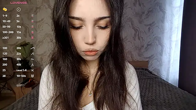 Qwami Amie online show from 04/14/26, 06:29