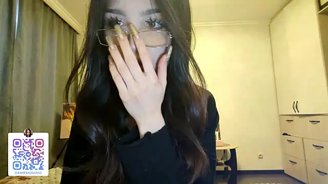 Qwami Amie online show from 01/11/26, 10:00