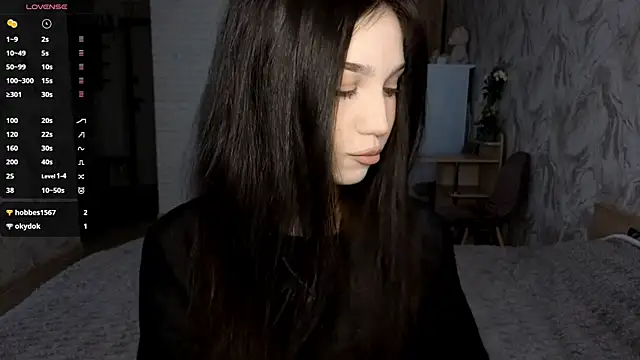Qwami Amie online show from 05/16/26, 06:45