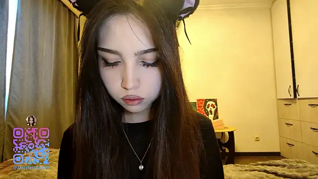 Qwami Amie online show from 02/10/26, 08:57