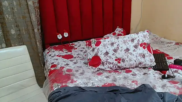 Snapshot of ChoklitBerryXX chatting on 12/17/25, 09:20 ChoklitBerryXX online show from 12/17/25, 09:20