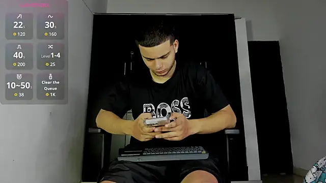 Liam Mateo online show from 12/22/25, 03:50