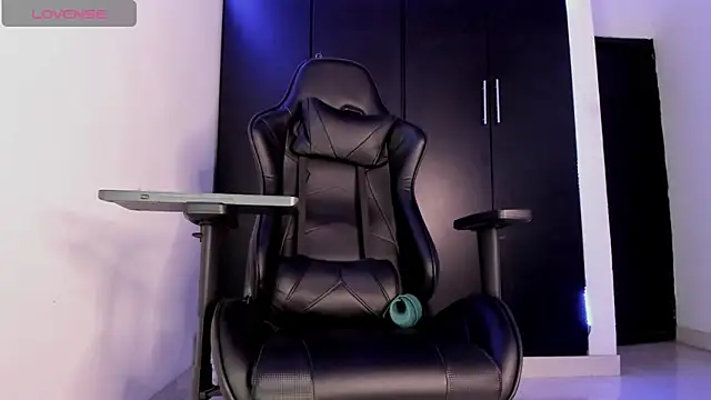 Liam Mateo online show from 04/06/26, 03:24