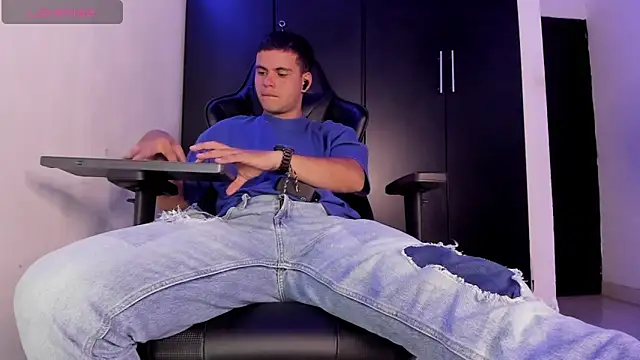 Liam Mateo online show from 05/02/26, 04:28