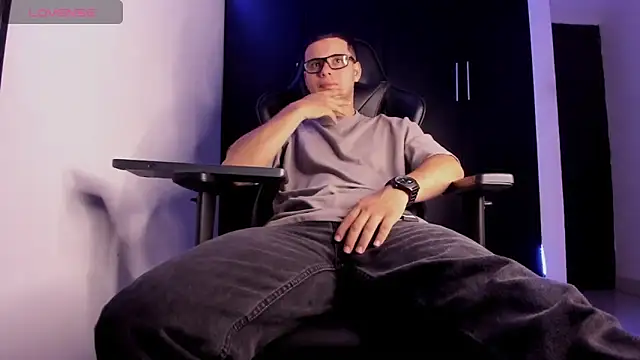 Liam Mateo online show from 03/21/26, 06:03