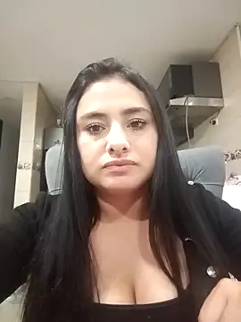 Snapshot of sara_nina chatting on 12/13/25, 11:00 sara nina online show from 12/13/25, 11:00