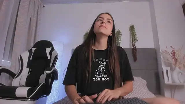 JulietaSnow online show from 01/15/26, 06:44