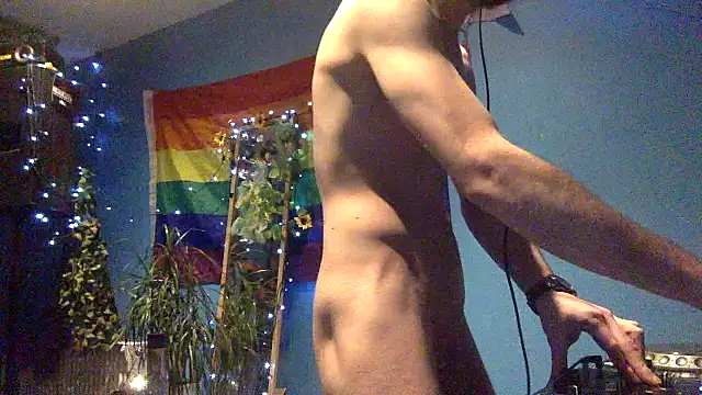 nutt max online show from 12/23/25, 01:27