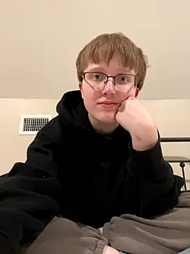 Snapshot of Lassie_Cassie chatting on 12/18/25, 10:02 Lassie Cassie online show from 12/18/25, 10:02