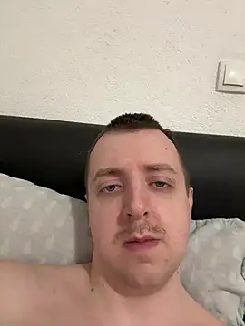 BezzBoiixh online show from 02/08/25, 04:04