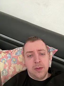 BezzBoiixh online show from 01/01/25, 10:54